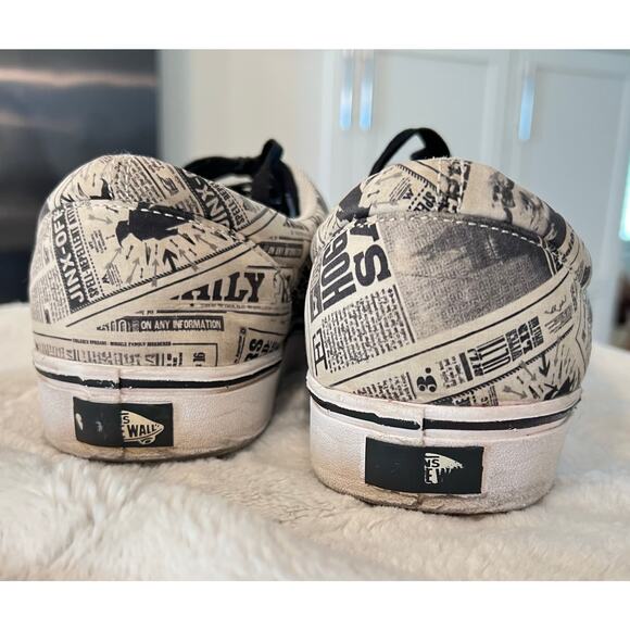 VANS Harry Potter Daily Prophet Newspaper Sneakers Mens Size 10, Womens Sz 11.5 - Picture 4 of 11